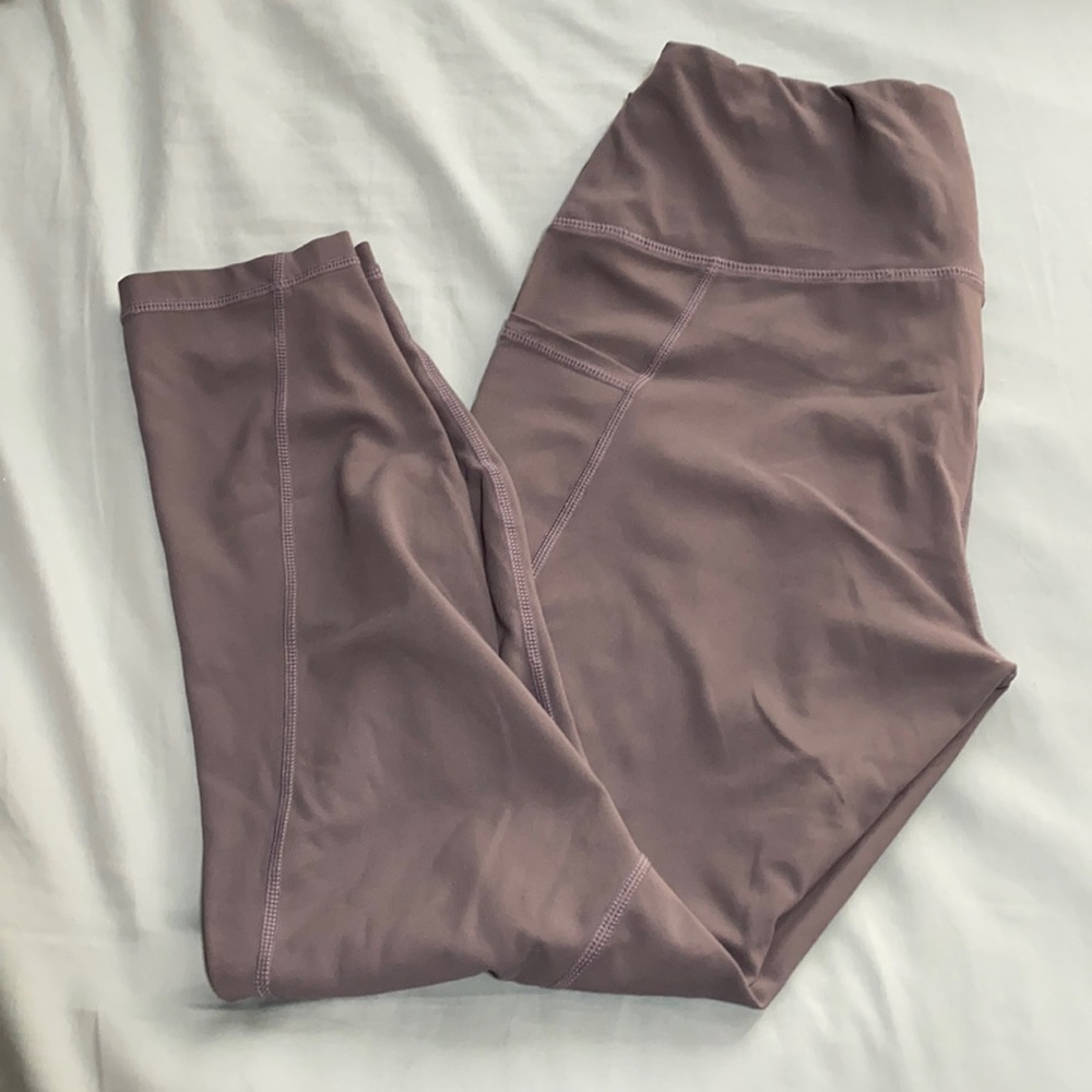 Grey capri leggings with side pockets